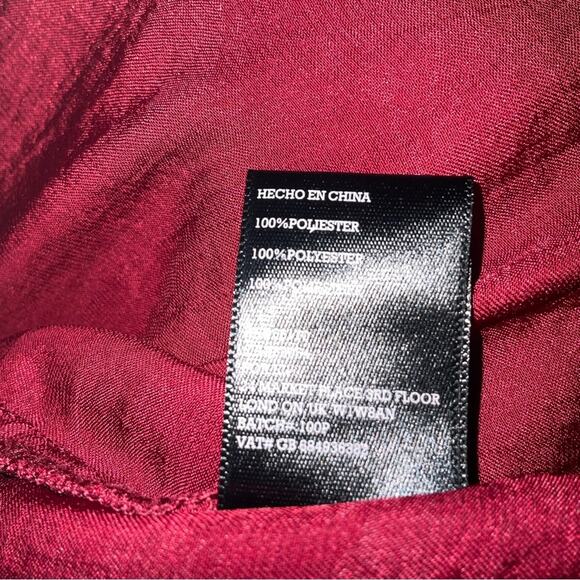 Urban Outfitters Maroon Off Shoulders Ruffle Accent Top M Casual Fall Classic - Picture 7 of 7